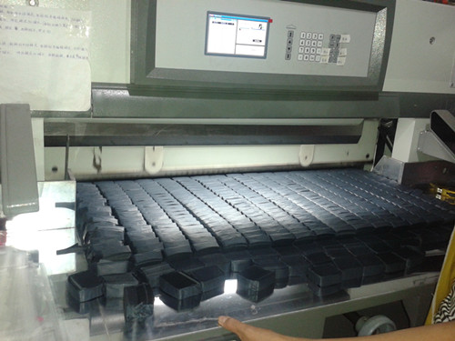 自動分切黑色.jpg 自動分切黑色.jpg